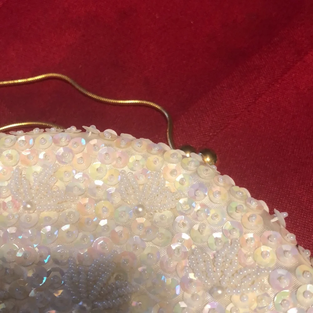 PreOwned-Vintage “Goldco” Satin with sequins & small white pearl beads-so shiny - Picture 8 of 8